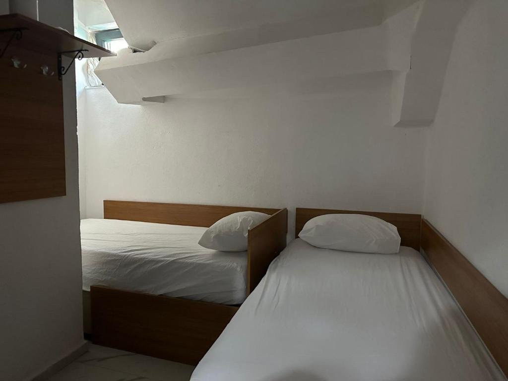 NR1 HOTEL room 3