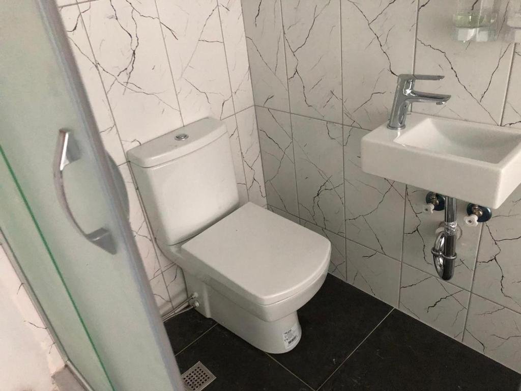NR1 HOTEL room 6